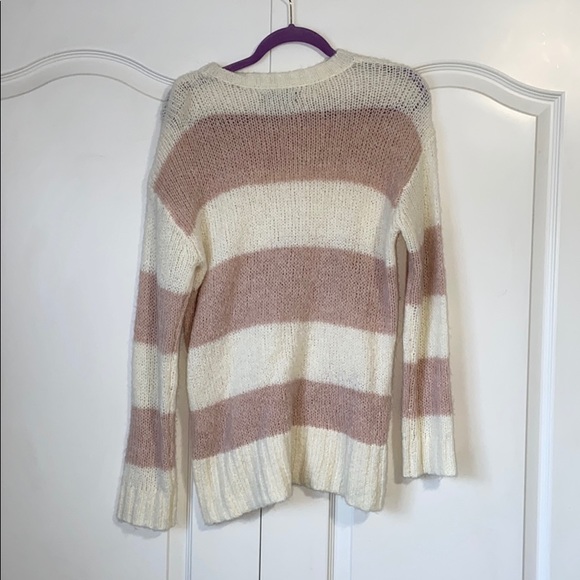 American Eagle sweater - Picture 3 of 3